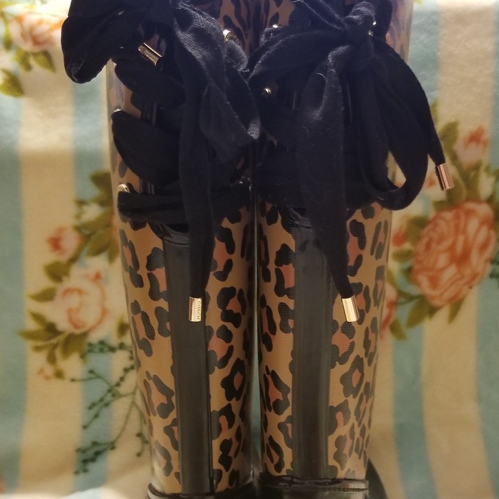 Rainboots by Caoch